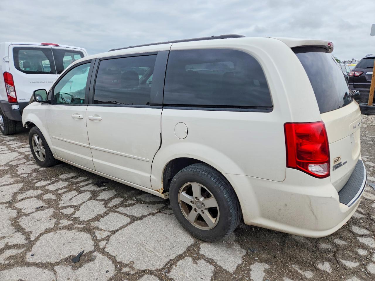 2011 DODGE GRAND CARAVAN MAINSTREET photo 4