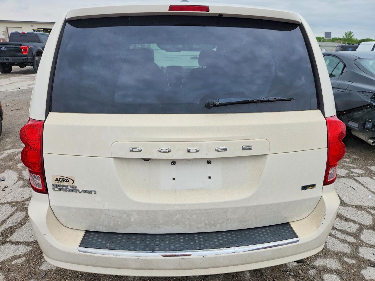 2011 DODGE GRAND CARAVAN MAINSTREET photo 16