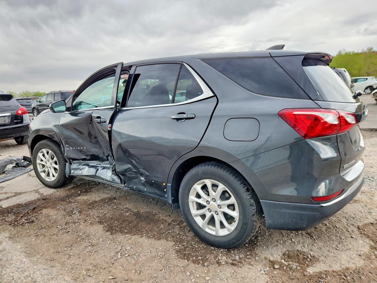 2018 CHEVROLET EQUINOX LT photo 2