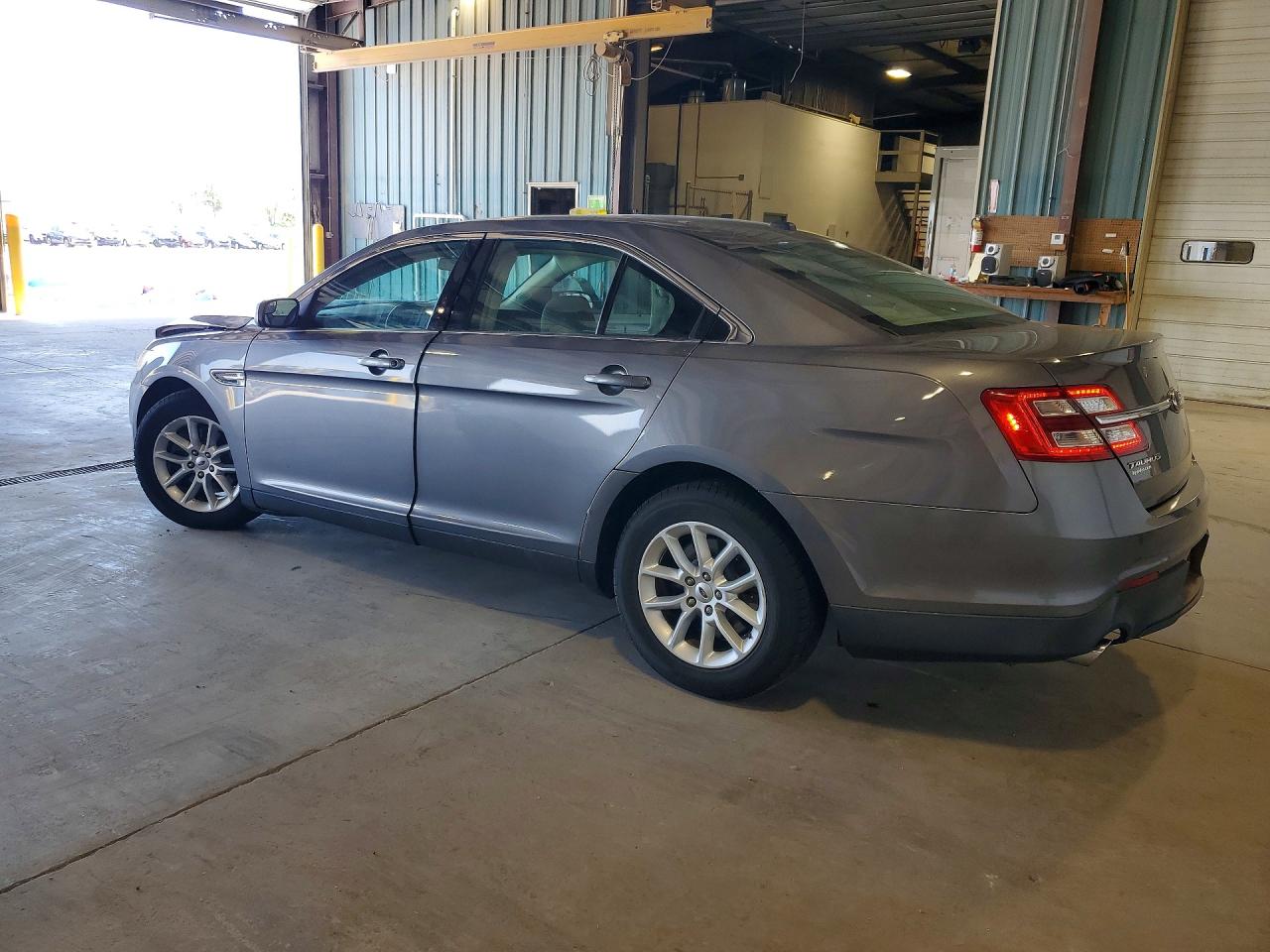 2014 FORD TAURUS SE photo 3
