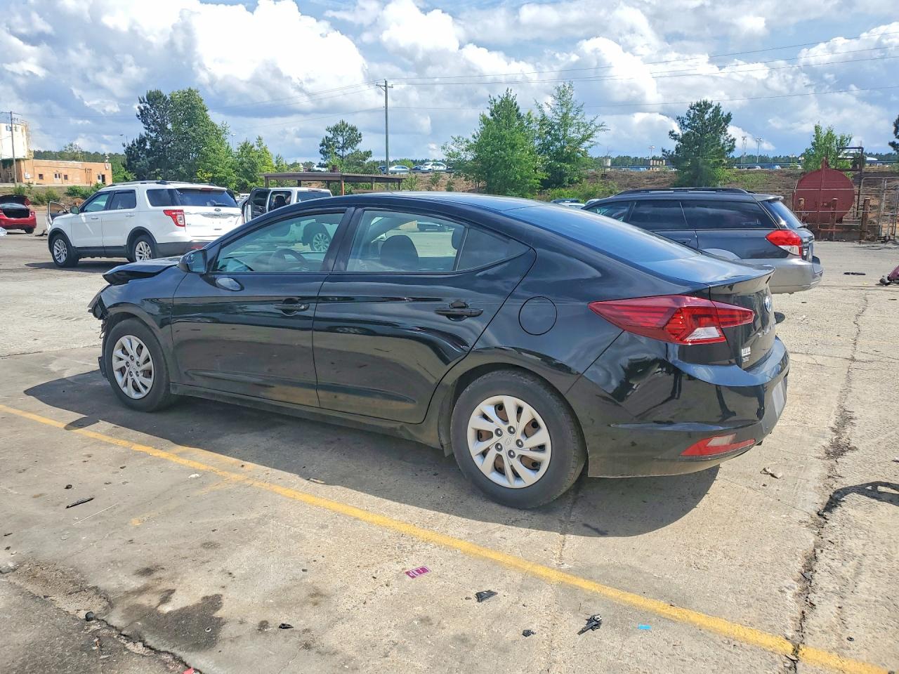 2019 HYUNDAI ELANTRA SE photo 3