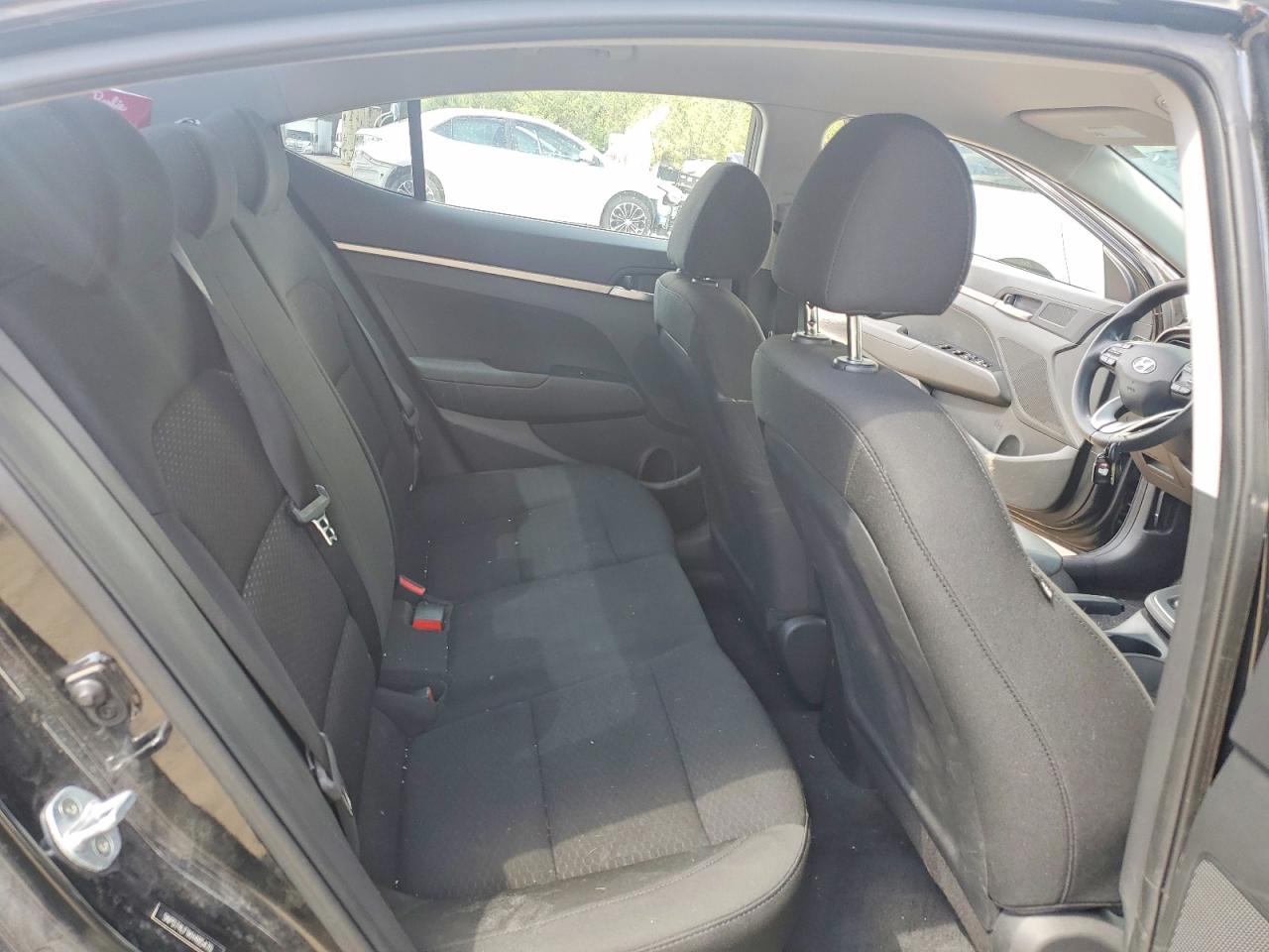 2019 HYUNDAI ELANTRA SE photo 19