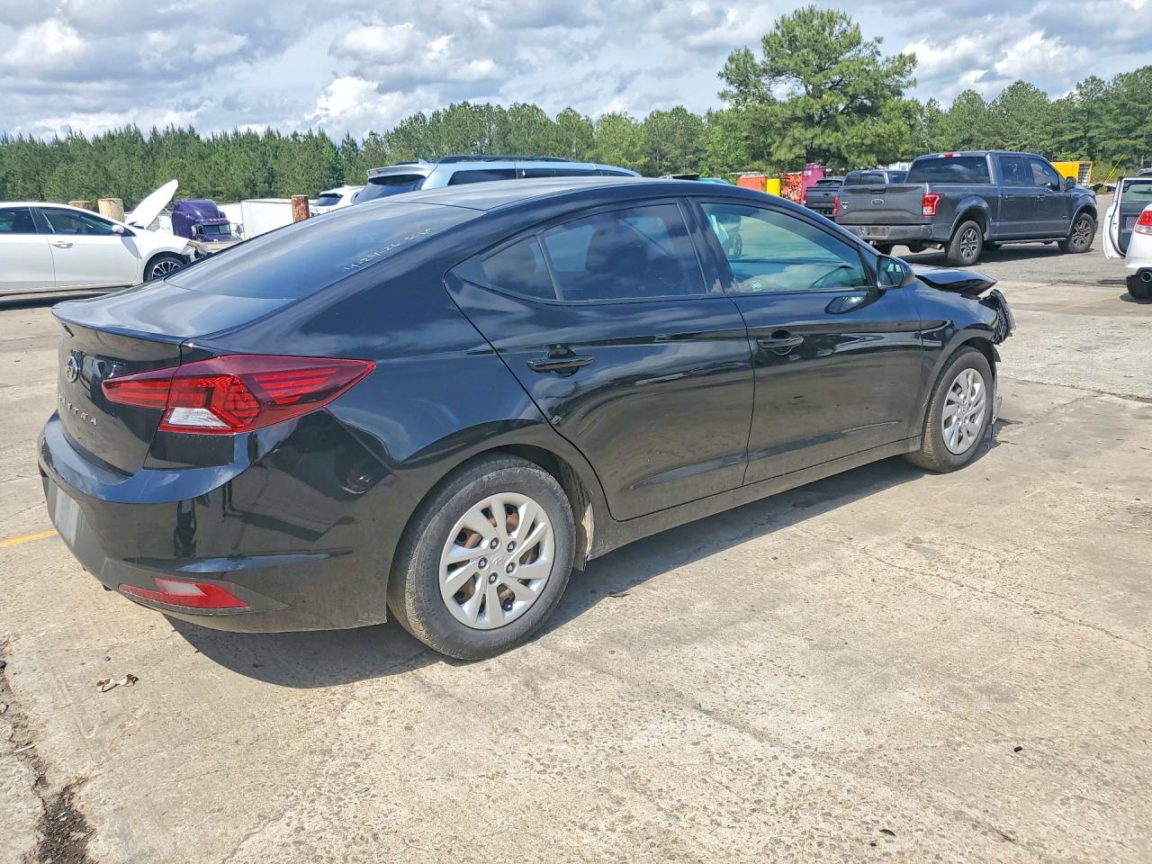2019 HYUNDAI ELANTRA SE photo 5