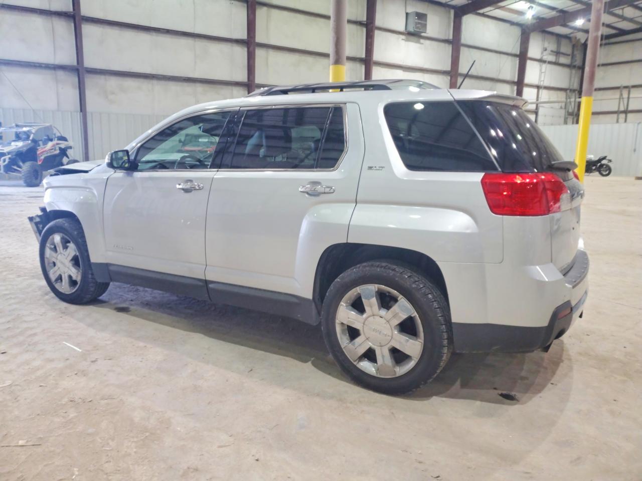 2015 GMC TERRAIN SLT photo 4