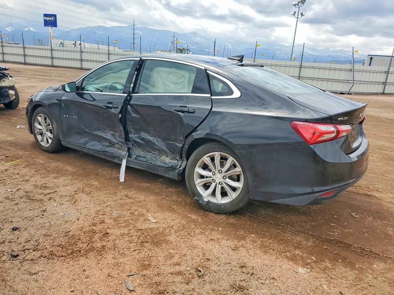 2022 CHEVROLET MALIBU LT photo 3