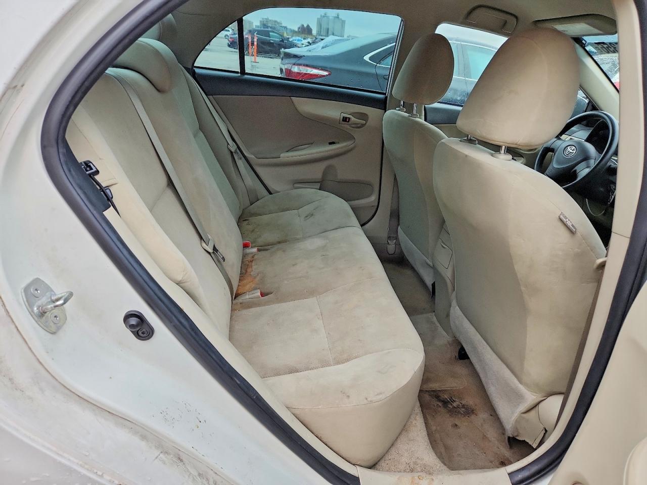 2012 TOYOTA COROLLA L photo 28