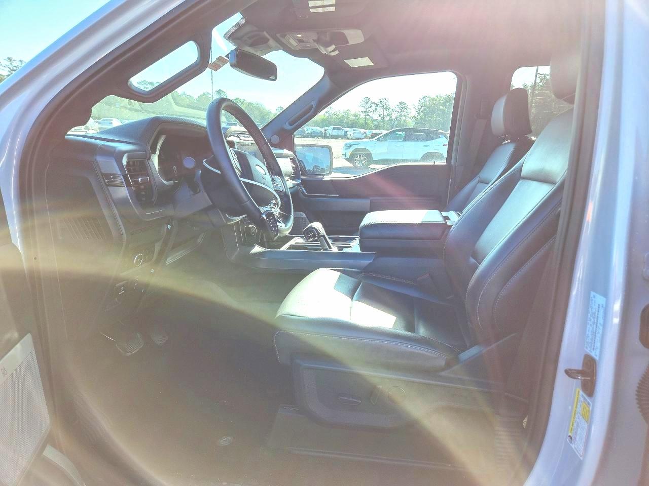 2025 FORD F150 XLT photo 13