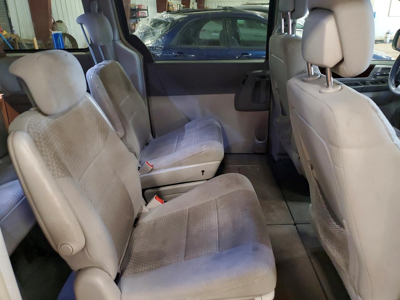 2010 CHRYSLER TOWN & COUNTRY TOURING photo 10