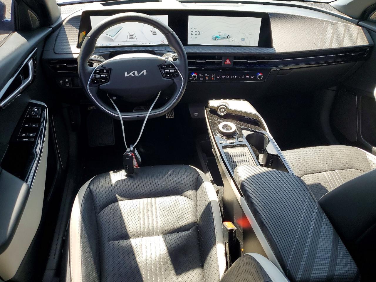 2023 KIA EV6 photo 22
