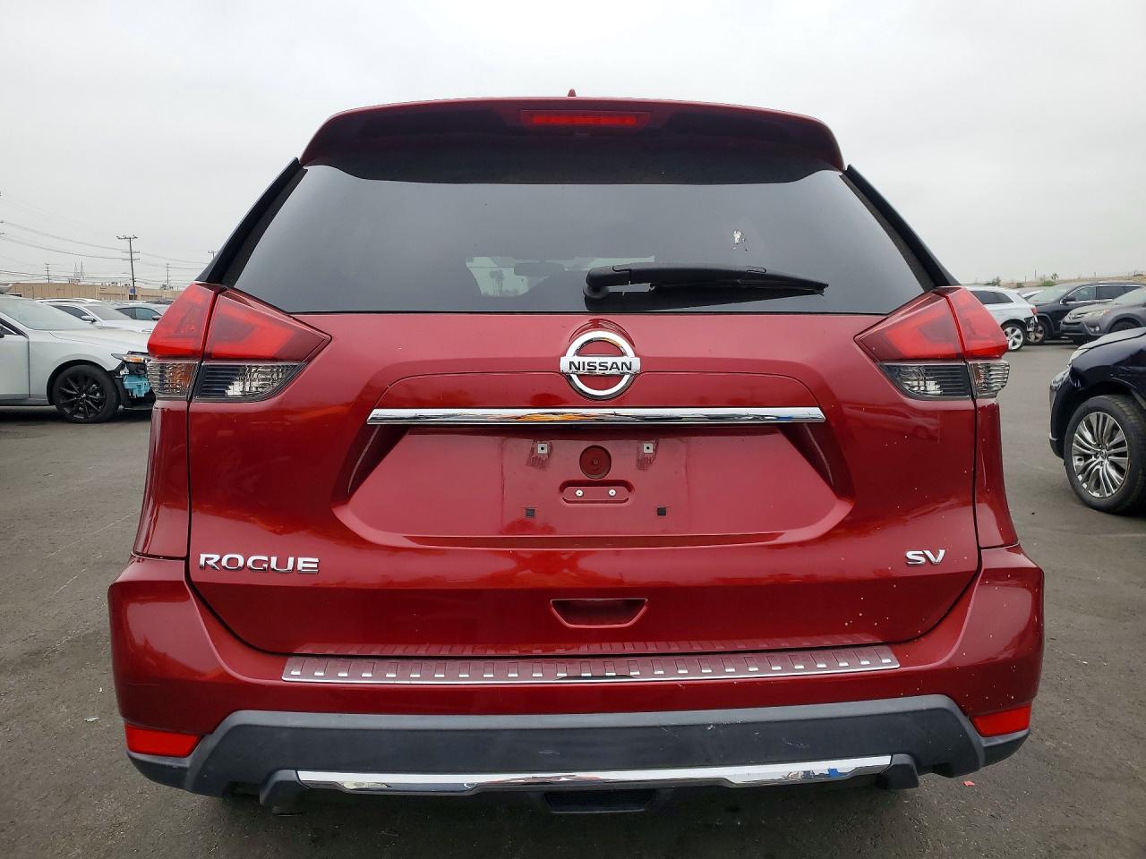 2018 NISSAN ROGUE SV photo 16