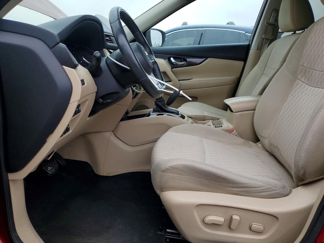 2018 NISSAN ROGUE SV photo 19