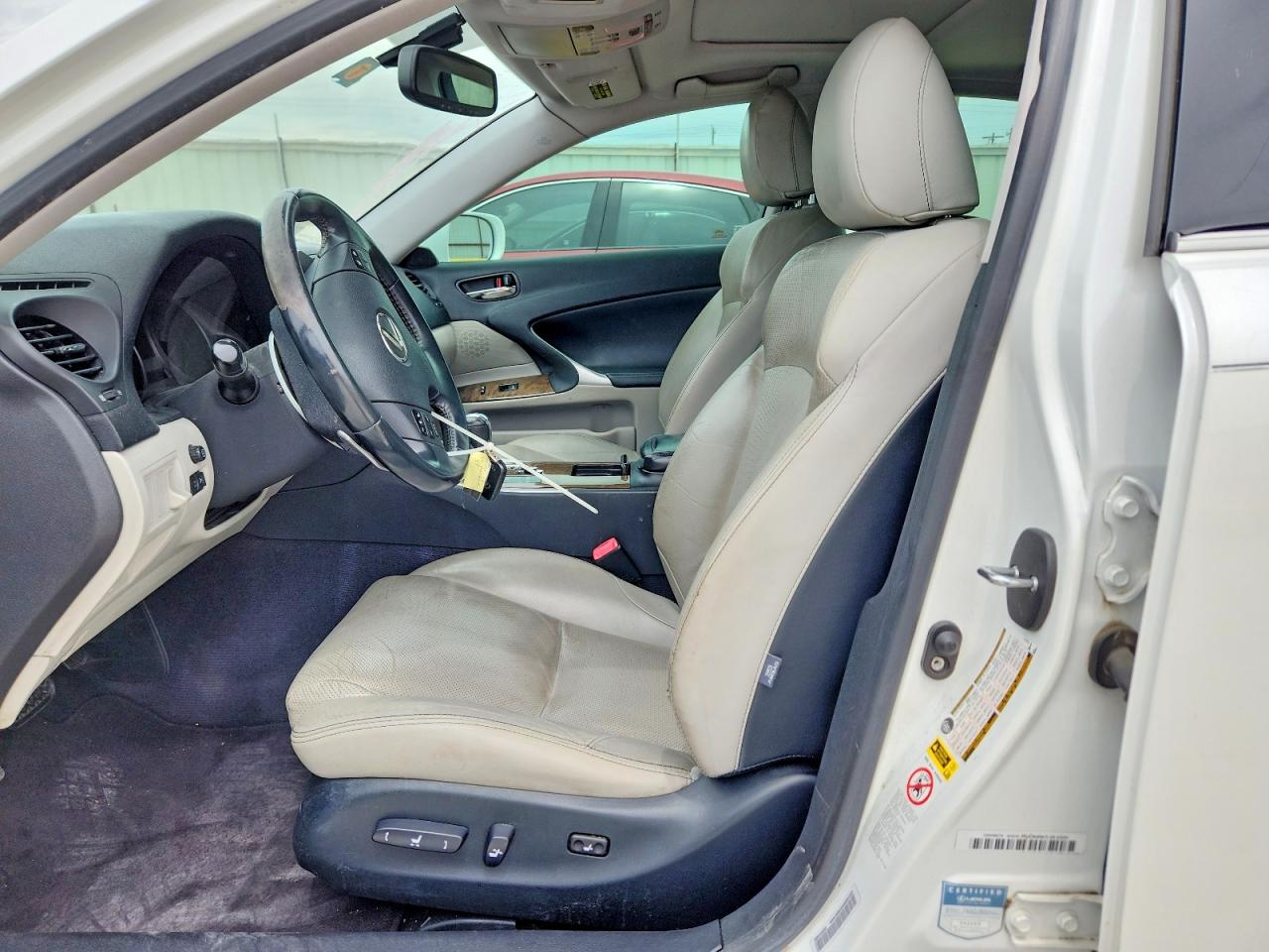 2010 LEXUS IS 250 photo 19