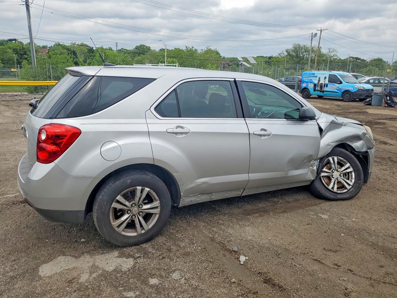 2013 CHEVROLET EQUINOX LS photo 3