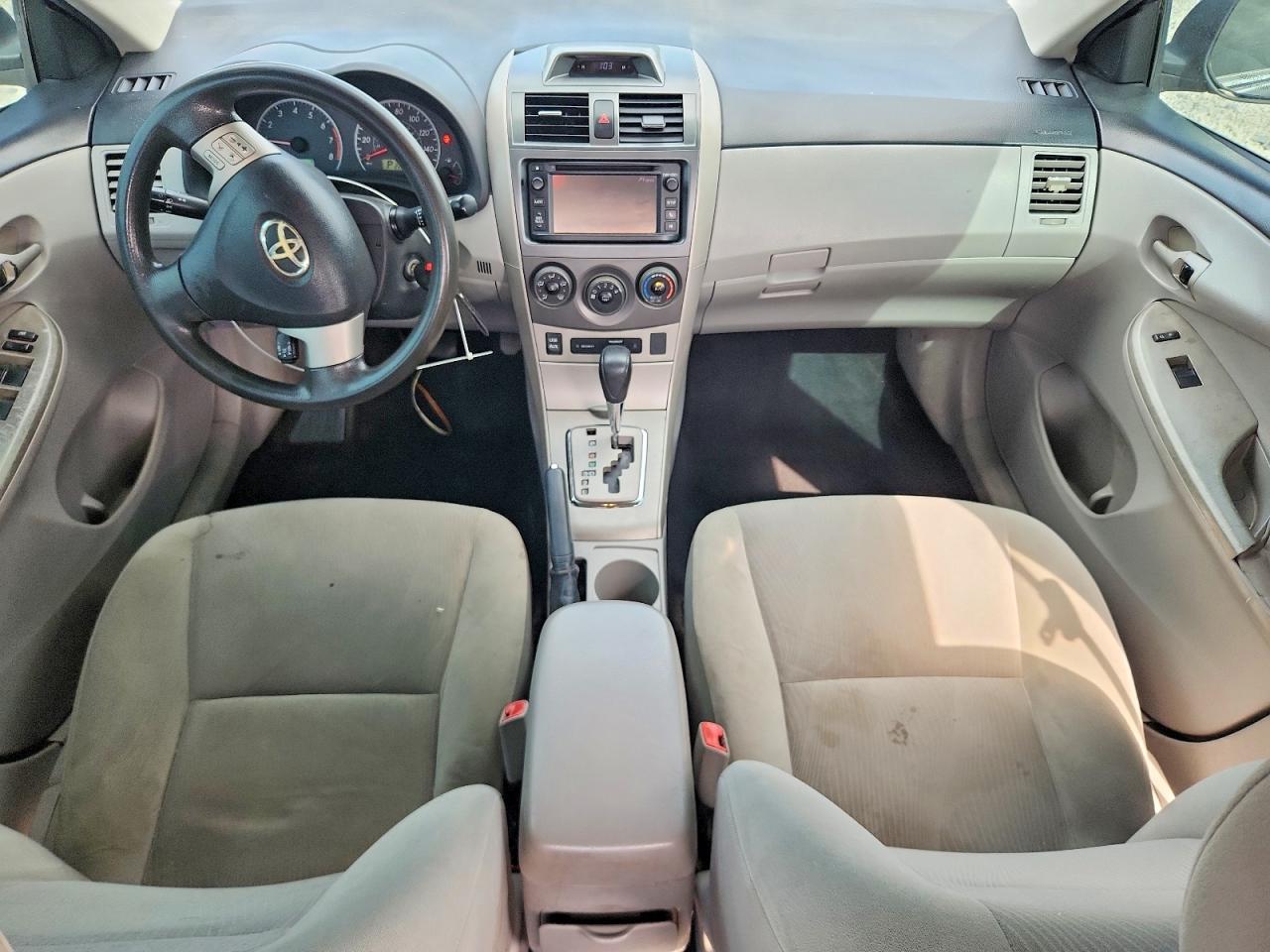 2013 TOYOTA COROLLA LE photo 8