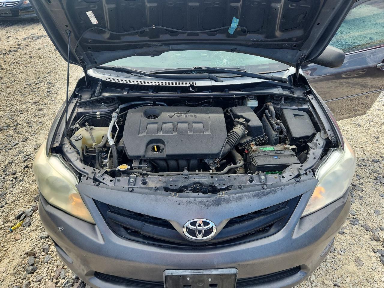 2013 TOYOTA COROLLA LE photo 11