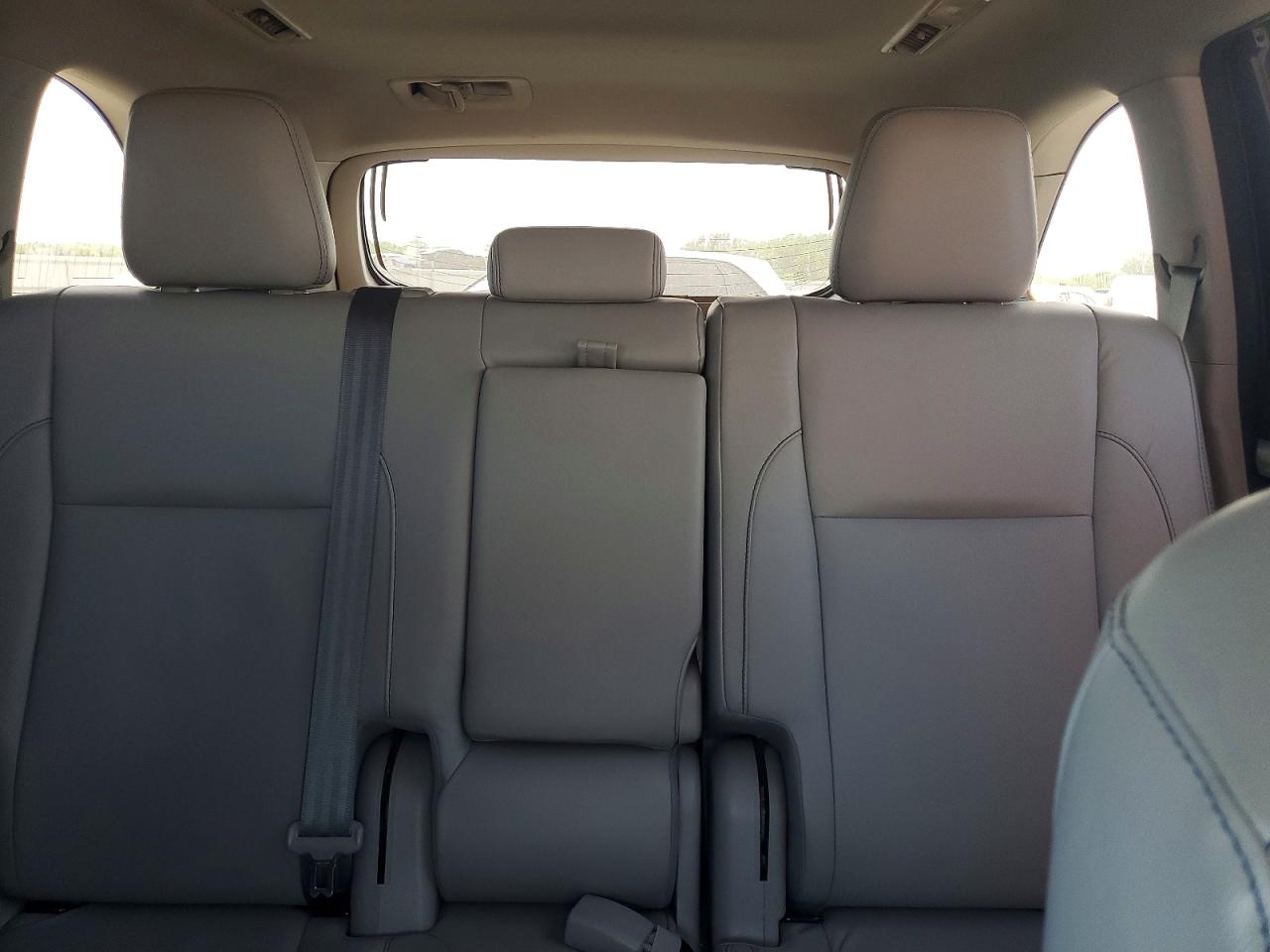 2018 TOYOTA HIGHLANDER XLE photo 10