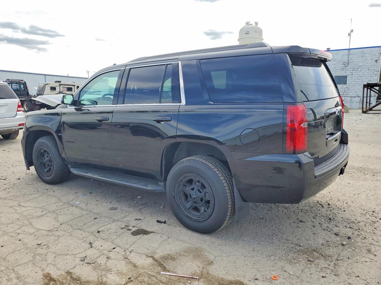 2017 CHEVROLET TAHOE K1500 LS photo 4