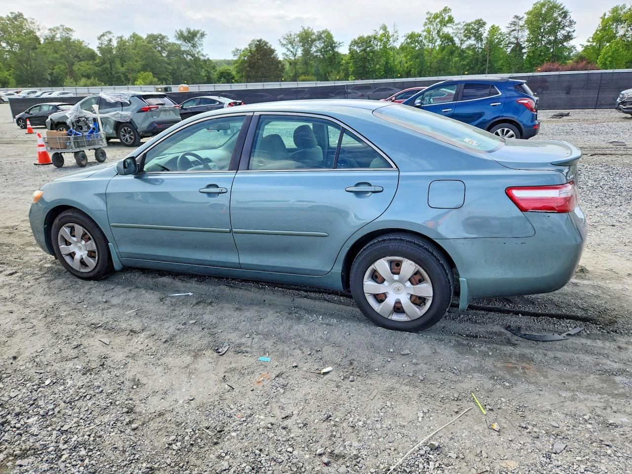 2009 TOYOTA CAMRY LE photo 2