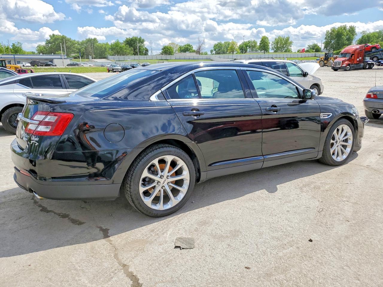 2018 FORD TAURUS LIMITED photo 5