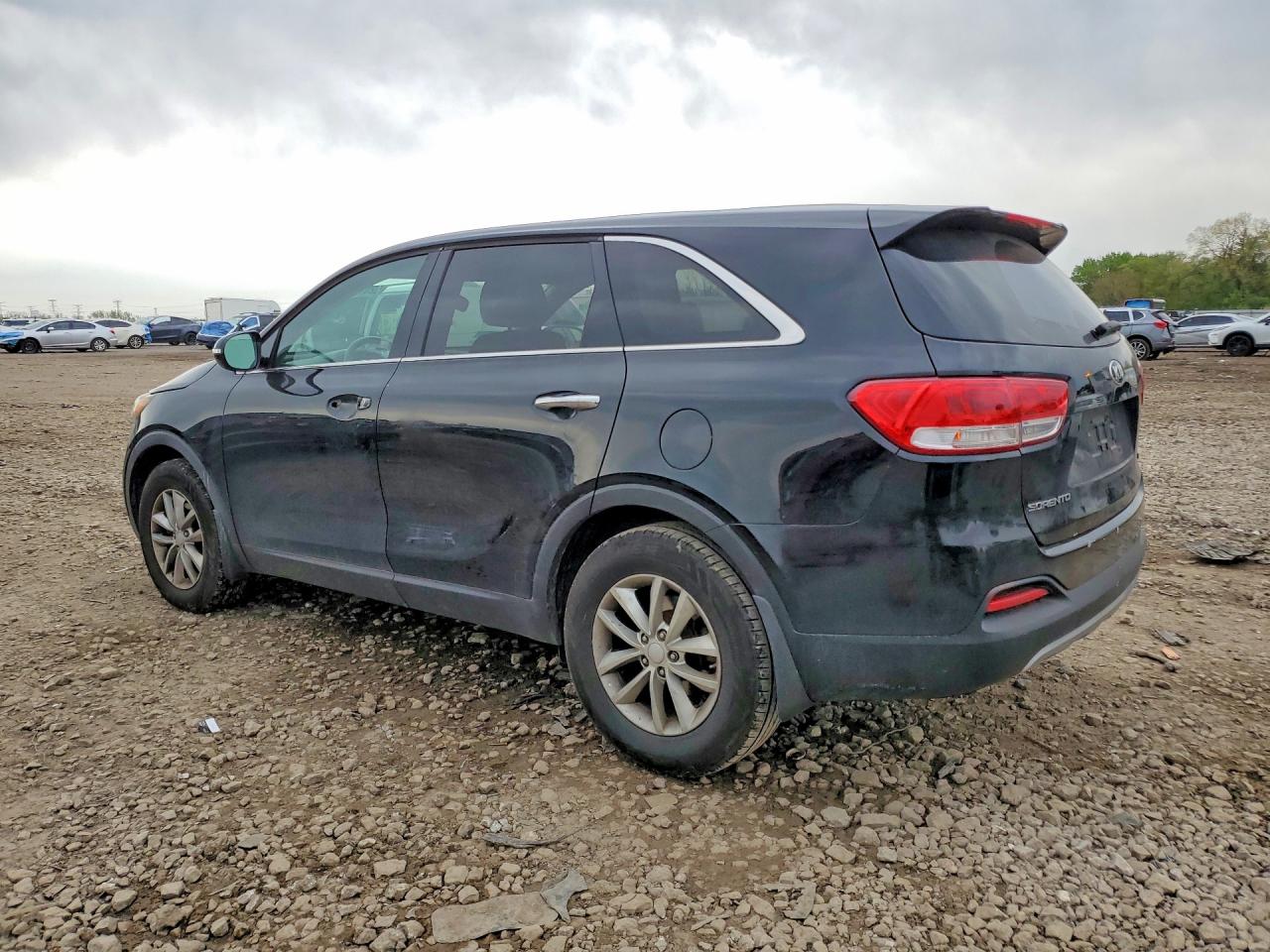 2016 KIA SORENTO L photo 3