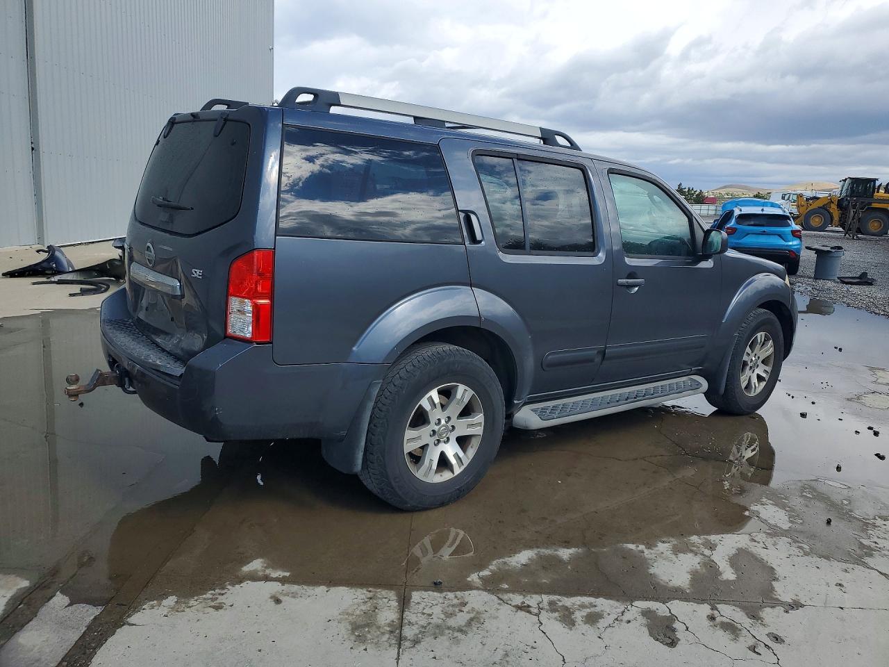2010 NISSAN PATHFINDER S photo 3