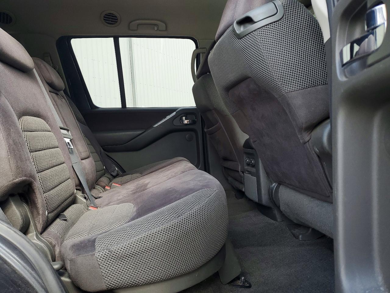 2010 NISSAN PATHFINDER S photo 11