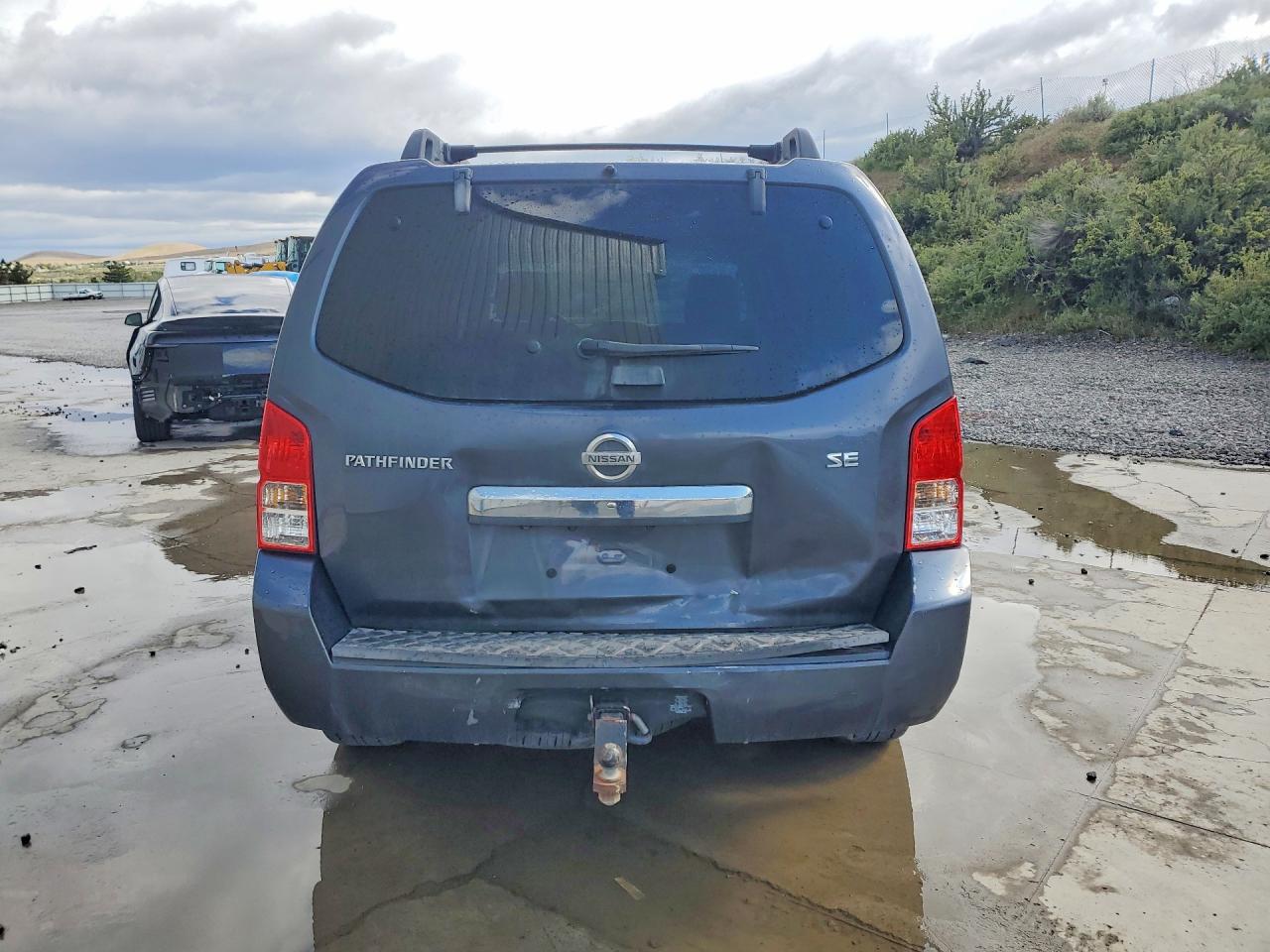 2010 NISSAN PATHFINDER S photo 6