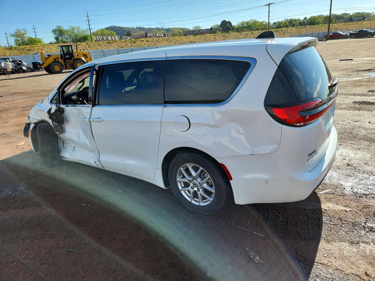 2025 CHRYSLER PACIFICA SELECT photo 3