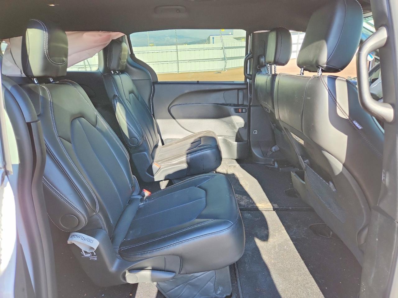 2025 CHRYSLER PACIFICA SELECT photo 21