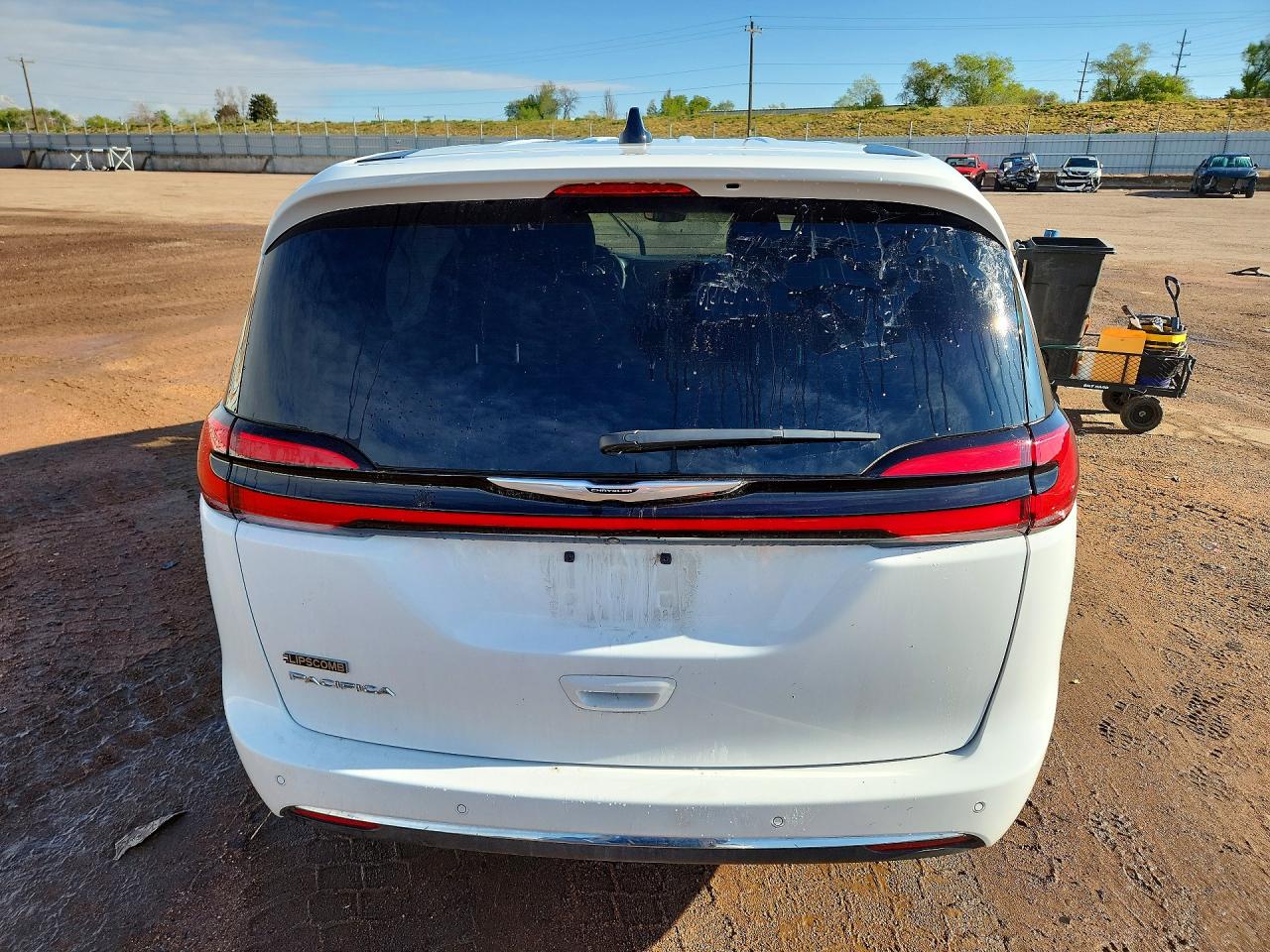 2025 CHRYSLER PACIFICA SELECT photo 11