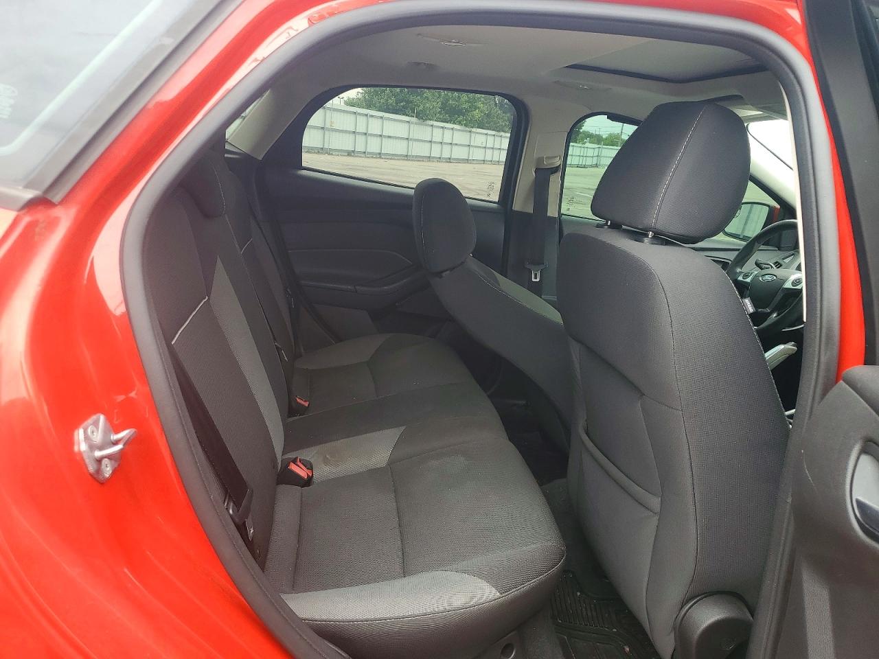 2013 FORD FOCUS SE photo 19