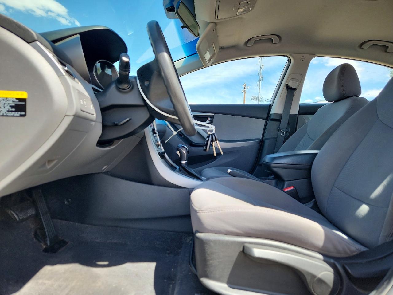 2016 HYUNDAI ELANTRA SE photo 13