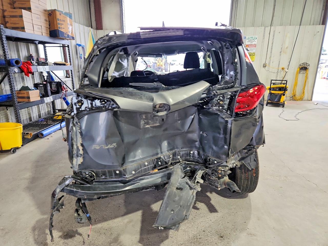 2016 TOYOTA RAV4 LE photo 11