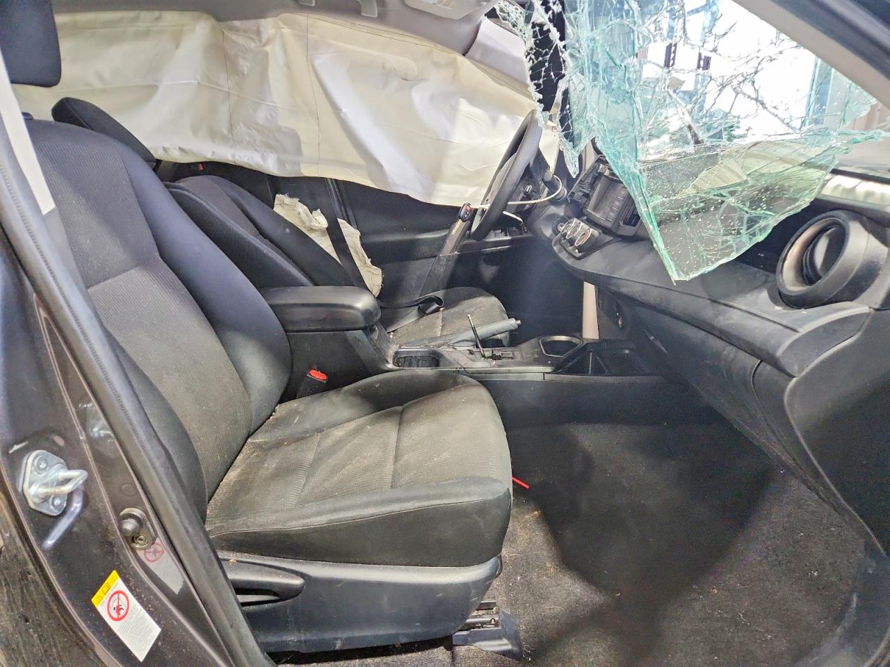 2016 TOYOTA RAV4 LE photo 13