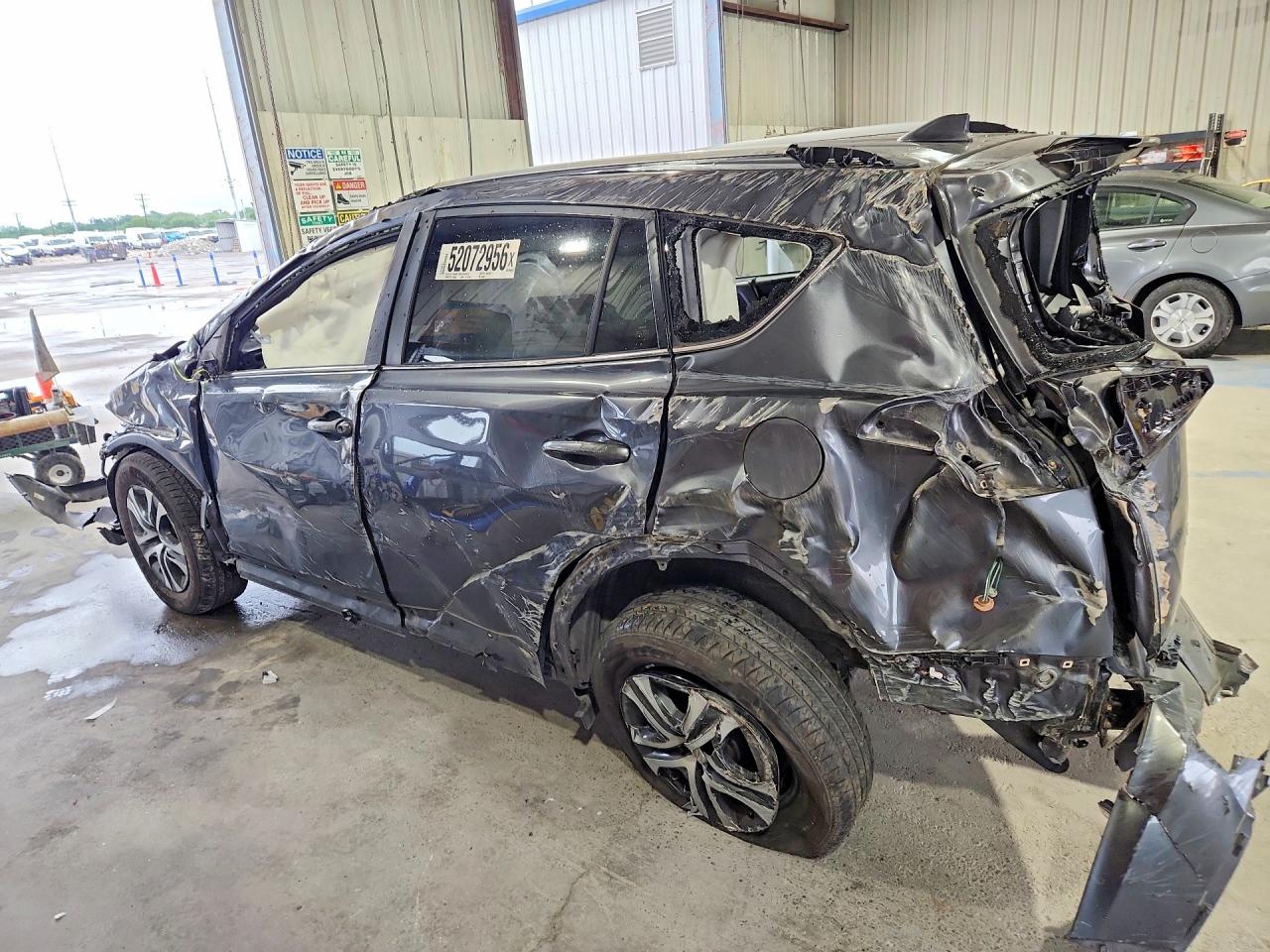2016 TOYOTA RAV4 LE photo 3
