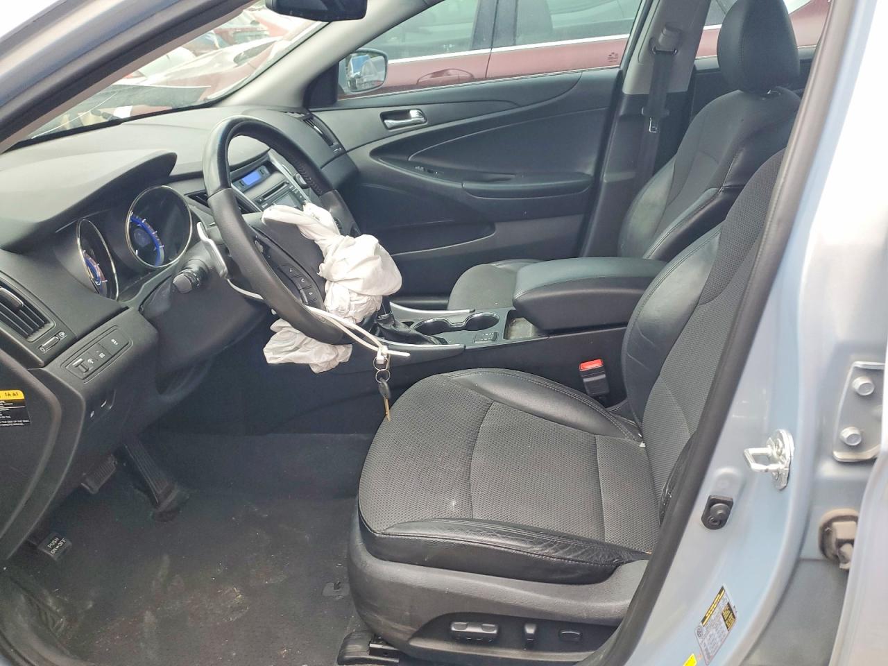 2013 HYUNDAI SONATA SE photo 19