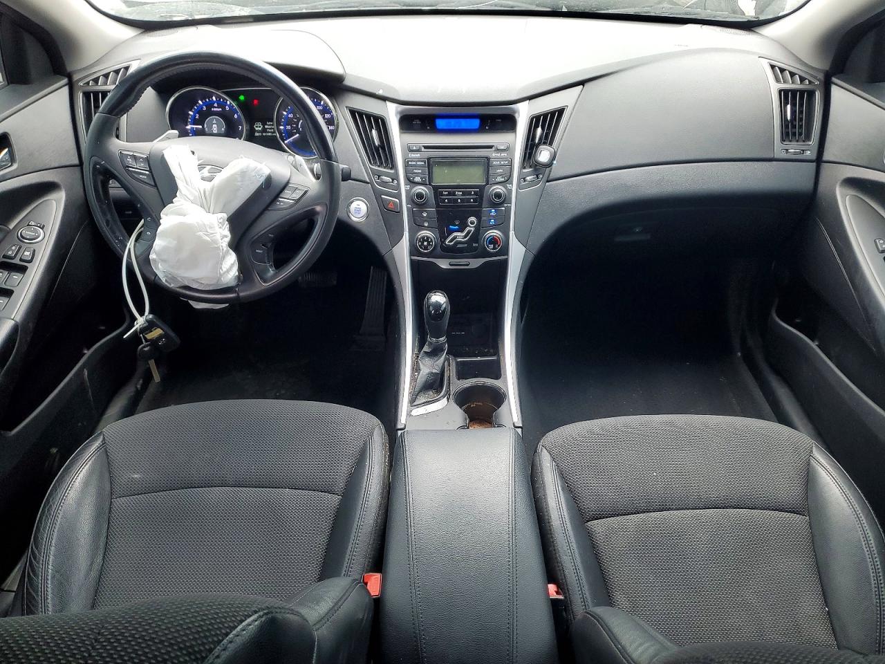 2013 HYUNDAI SONATA SE photo 22