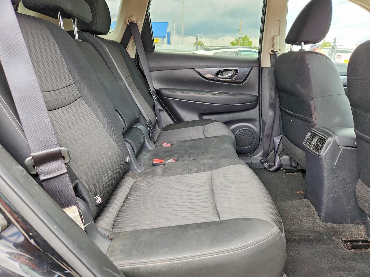 2018 NISSAN ROGUE SV photo 21