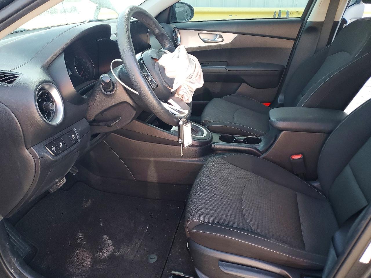 2024 KIA FORTE LXS photo 13