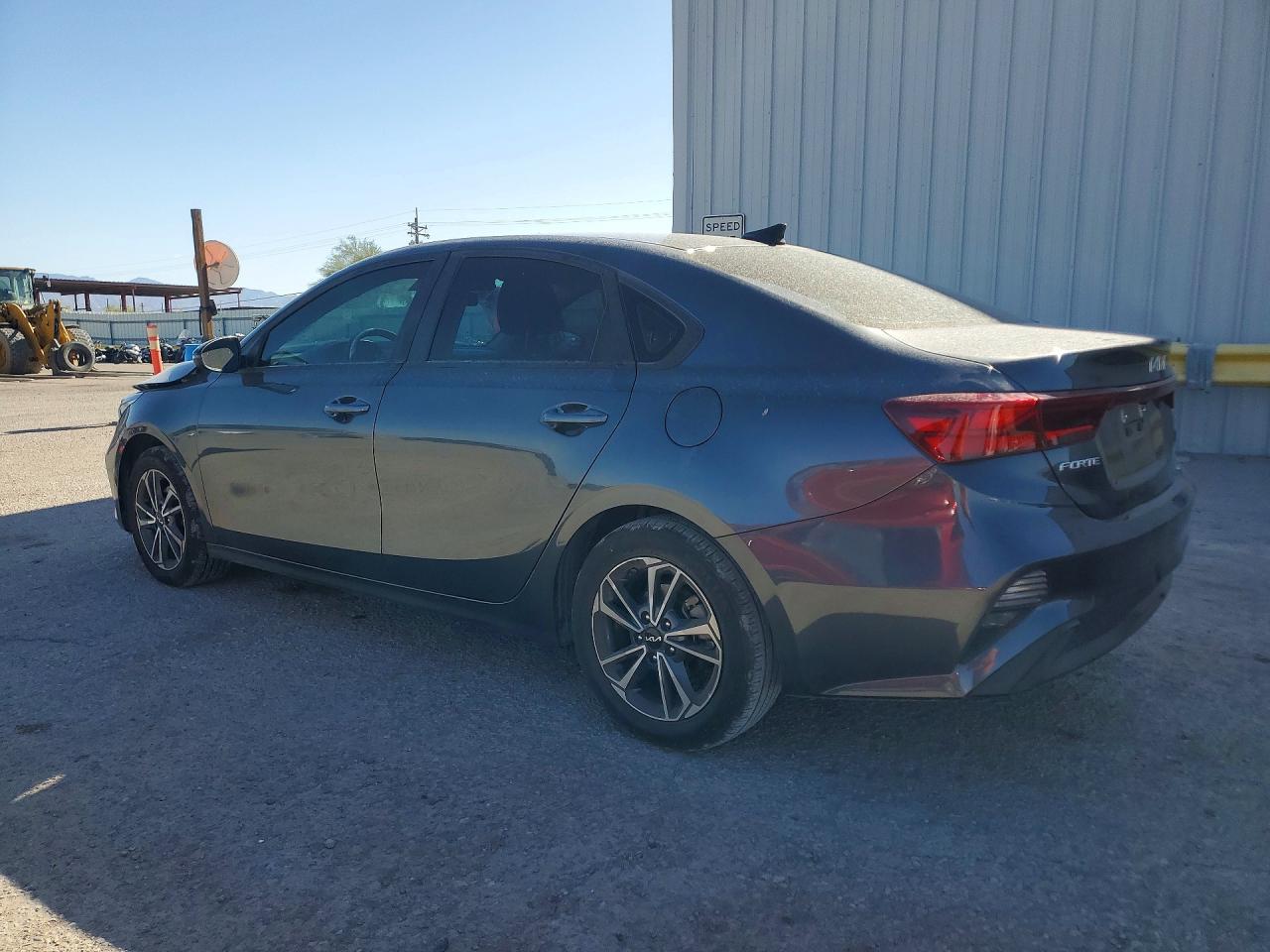 2024 KIA FORTE LXS photo 3