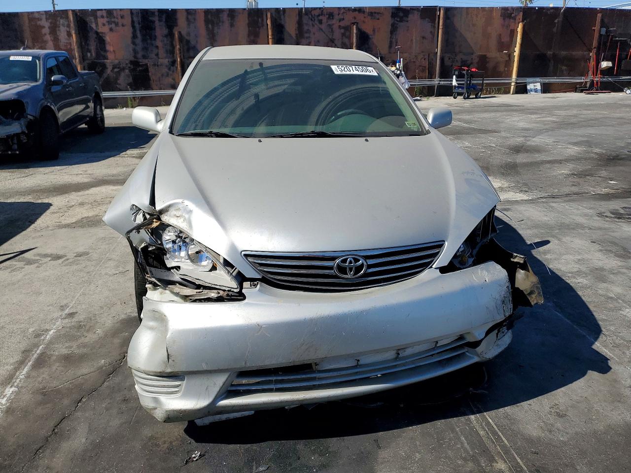 2005 TOYOTA CAMRY LE photo 9