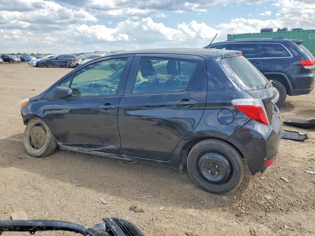 2013 TOYOTA YARIS 5-DOOR LE photo 4