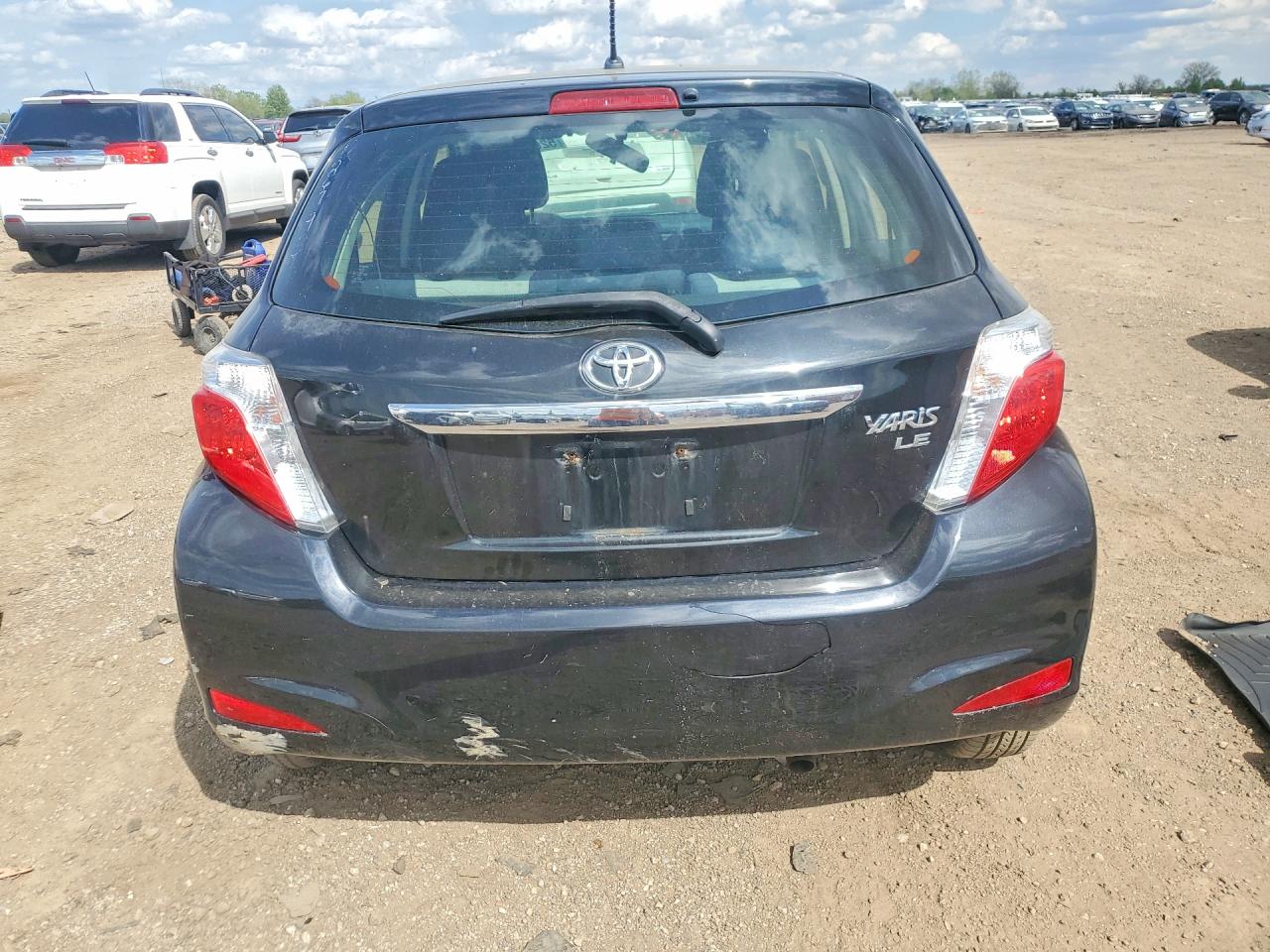 2013 TOYOTA YARIS 5-DOOR LE photo 16