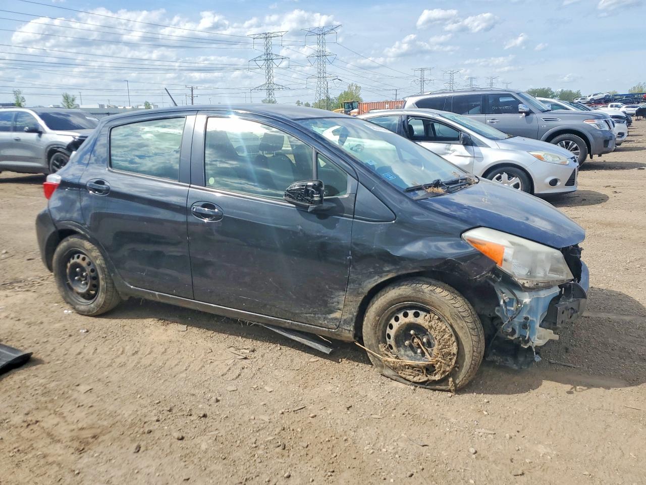 2013 TOYOTA YARIS 5-DOOR LE photo 10