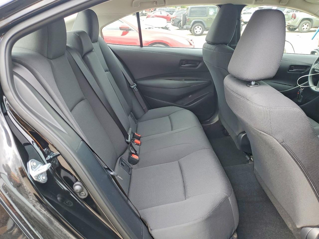 2025 TOYOTA COROLLA LE photo 28