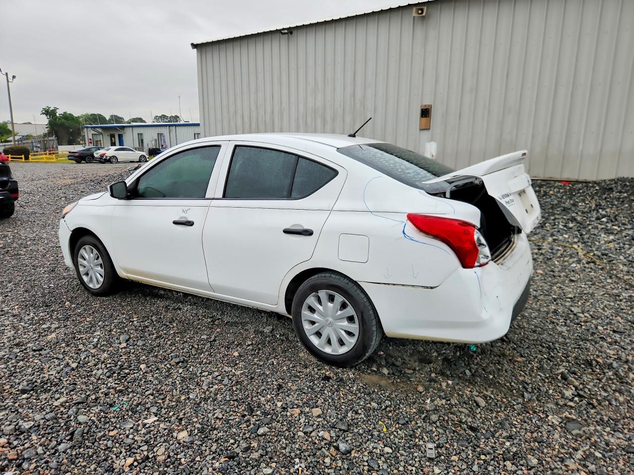 2018 NISSAN VERSA S PLUS photo 3