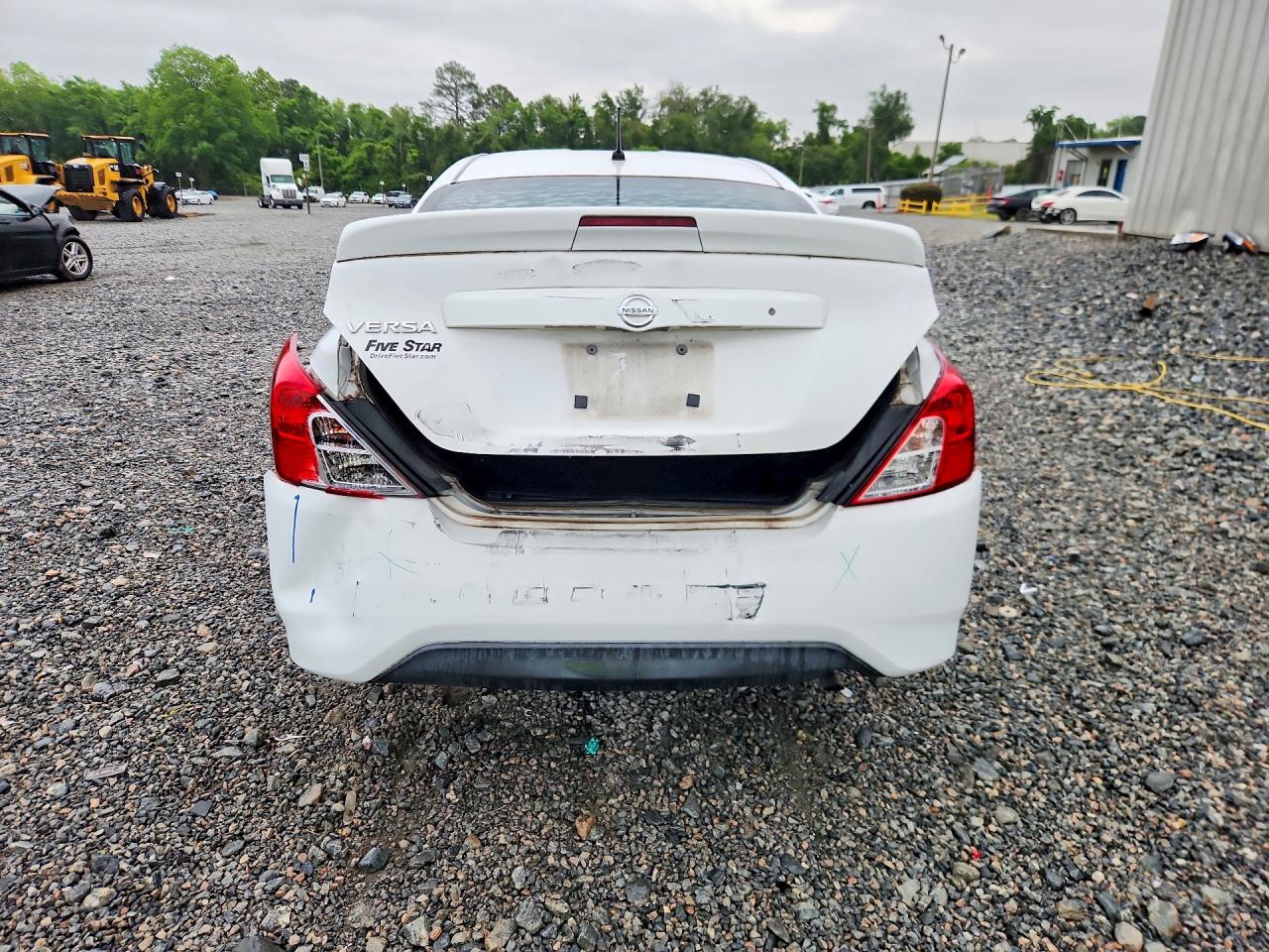 2018 NISSAN VERSA S PLUS photo 11