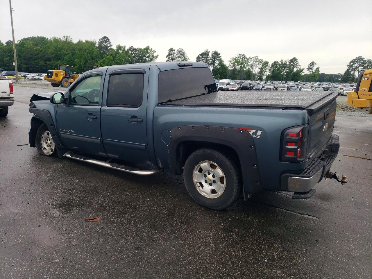 2010 CHEVROLET SILVERADO K1500 LT photo 2