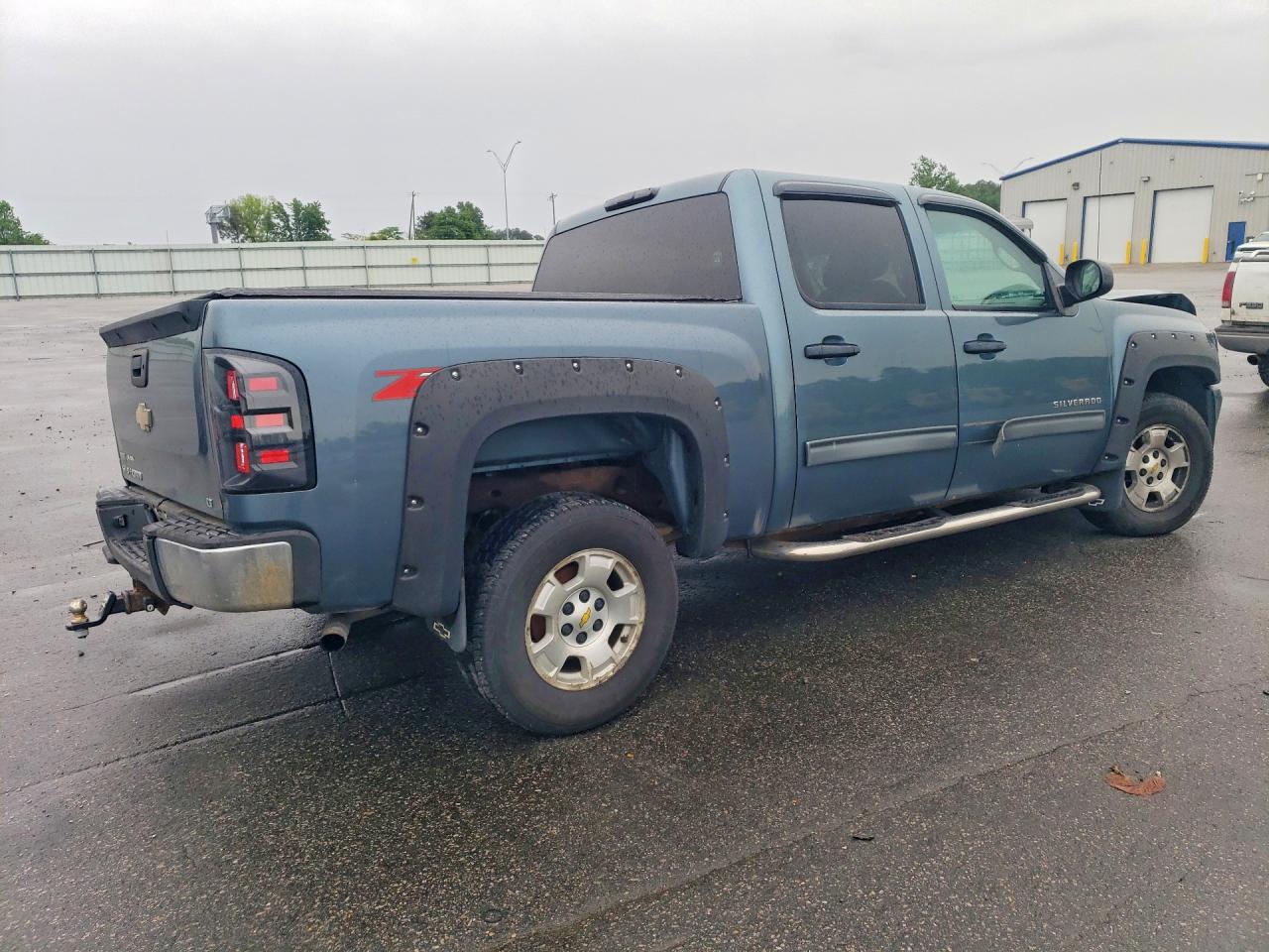 2010 CHEVROLET SILVERADO K1500 LT photo 3