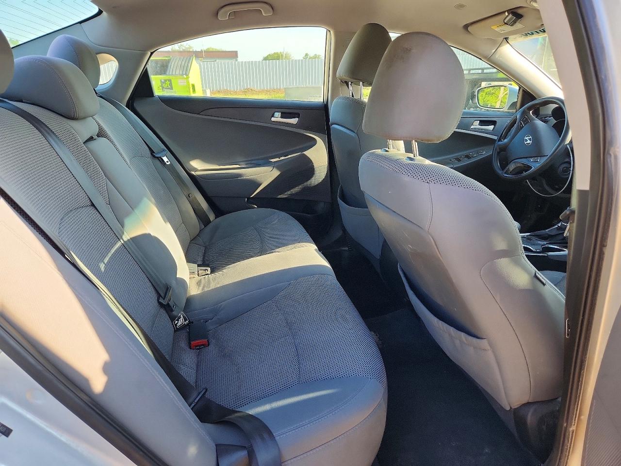 2013 HYUNDAI SONATA GLS photo 19